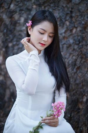 同桌上课使劲揉我的奶小说
